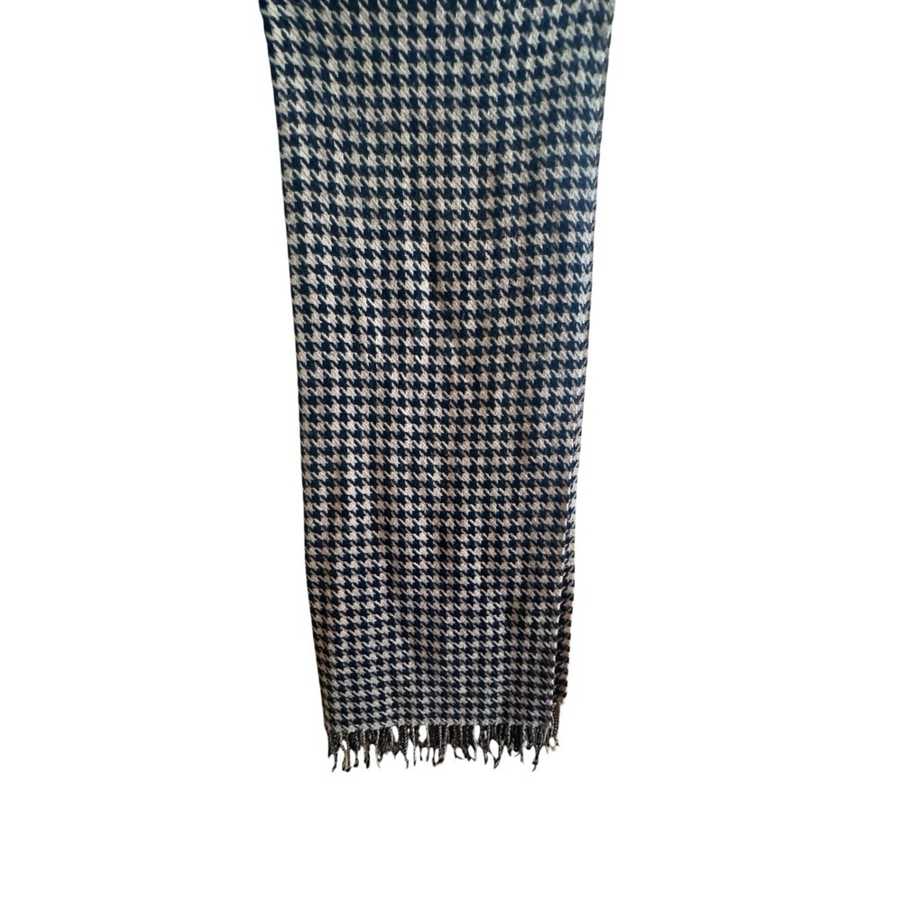 The Tartan Blanket Co. Black Tan Lambswool Houndtooth Scarf Fringed Edges 52x28